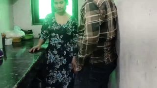 Desi Girls Bhabhi ko gandi gandi video dikha kar jabar dasti pela-3