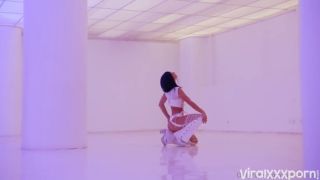 Rachel Cook Tease in Sheer White Outfit Must-Watch  Video video Rachel Cook-3