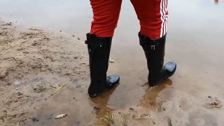 My Dirty Hobby - Lady Karame - Gummistiefel am See - Amateur-9