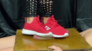 Kloe, The Fetish Couple Kloe & The Fetish Couple - How Many Full Weight Jumps Before Your Pop - Ballbusting-4