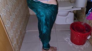 Desi Sex It's so much fun to take a bath alone in the bathroom.-6
