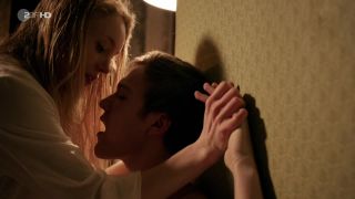 Katharina Heyer - Die Frau hinter der Wand (2013) HD 720p!!!-4