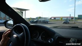 7176 On recupere Laura, 18ans, a la sortie d un magasin-5