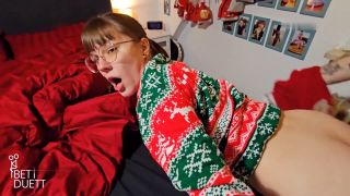 Bett Duett - Dekorieren im Doggy Style 1080P - Mdh-6