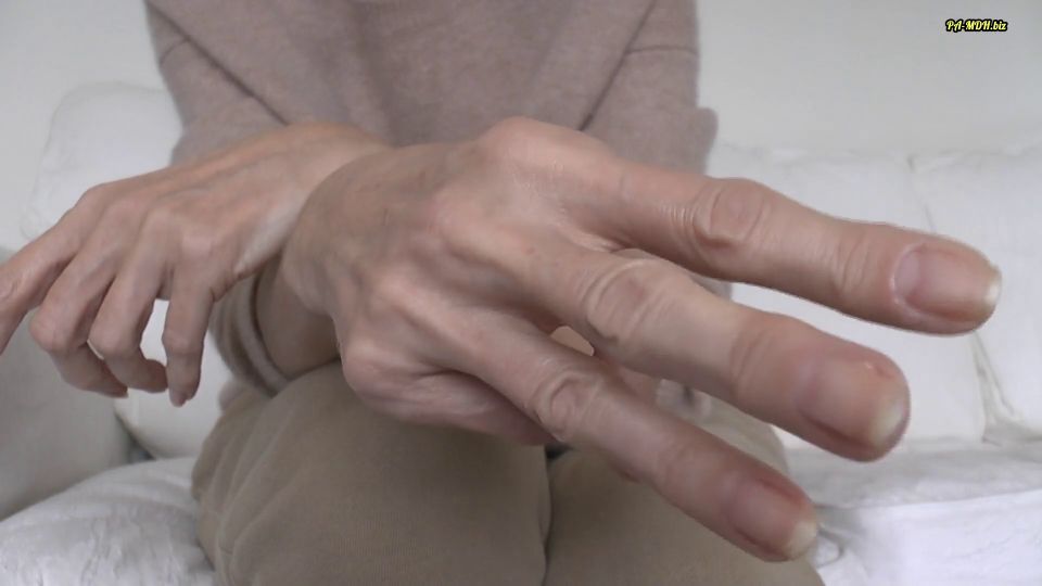 [K2S.CLUB] Lady_Victoria_Valente - Sch?ne, Elegante H?nde Und Fingern?gel, Pr?sentiert Teil 2 - FullHD 1080P