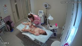 Hz Voyeur in cosmetic salon 12-4