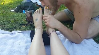 online video 14 Goddess gets her feet worshipped on feet porn eva lovia foot fetish-4