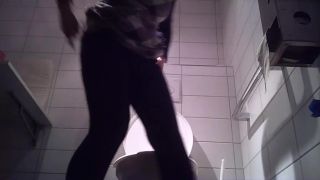 Voyeur – Swiss Toilet 6 - (Webcam)-0