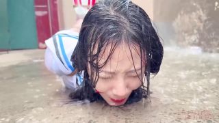 媚娘原创 在大雨中的束缚 (Fetish porn)-2