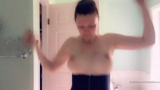 HayleeLove () Hayleelove - slowmo titty bouncing and a preview of my inflatable gag 29-04-2020-2