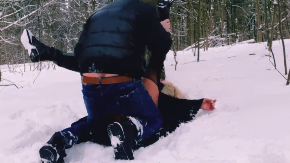 Winter Woods Romance: Crazyfamily1970 [HD] Amateur MDH 2025