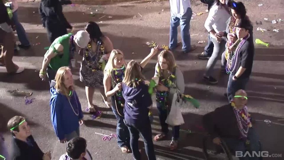 Mardi Gras 2011 Scene 8 amateur 