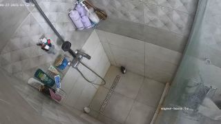 [K2S.CLUB] Voyeur-House - Andreza And Guest Guy Shower And Bathroom Sex  07.09.2025 Cam 2 - HD 720P-7