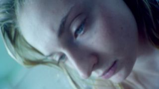 Sophie Turner - Survive s01e01 (2020) HD 1080p!!!-6