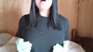 utsusemi1992 - 「乳輪シワシワになっちゃうほど気持ち良いッ」イボつき手袋で乳首オナニーするのが気持ち良すぎる-1