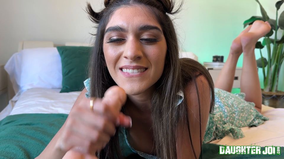 Daughter JOI 25 09 30 Aubry Babcock For Your Teen Stepdaughter – Full HD - Aubry