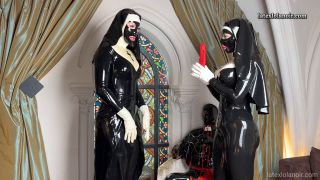 LatexLolaNoir - Sucking for Salvation.-2