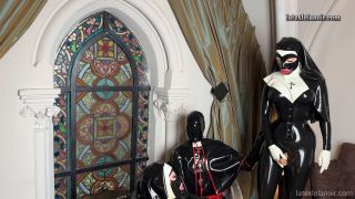 LatexLolaNoir - Sucking for Salvation.-9