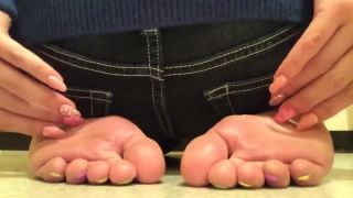 Japanese girl soles up tickle-6