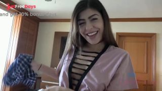 Audrey treats you to a nice blowjob while on vacation in Hawaii-1