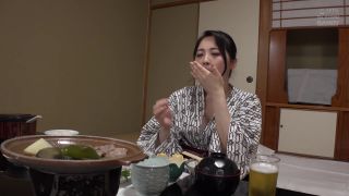 I invited the men's esthetician, who secretly gave me some crazy services, on a hot spring trip, and when I raw-fucked her, she was a nympho who kept asking for more. Vol. 9 ⋆.-5