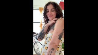 giaisabellaxx H265 2020-09-13 aking friends &amp; lasting connections on here is the lemonade to this goddamned lem-6