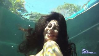 SexUnderwater e0429 Nikki Daniels Gropecam Blow Job (mp4)-0