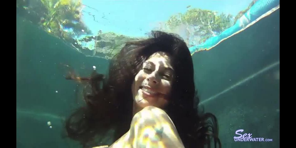 SexUnderwater e0429 Nikki Daniels Gropecam Blow Job (mp4)