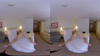 JimmyDraws SLR JimmyDraws Axa Jay, British Girl wants you to play with her Feet! original 8433 LR 180 -6