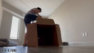 Fetish porn  IvyStarshyne  Ivystarshyne Stomping A Big Fat Box-0