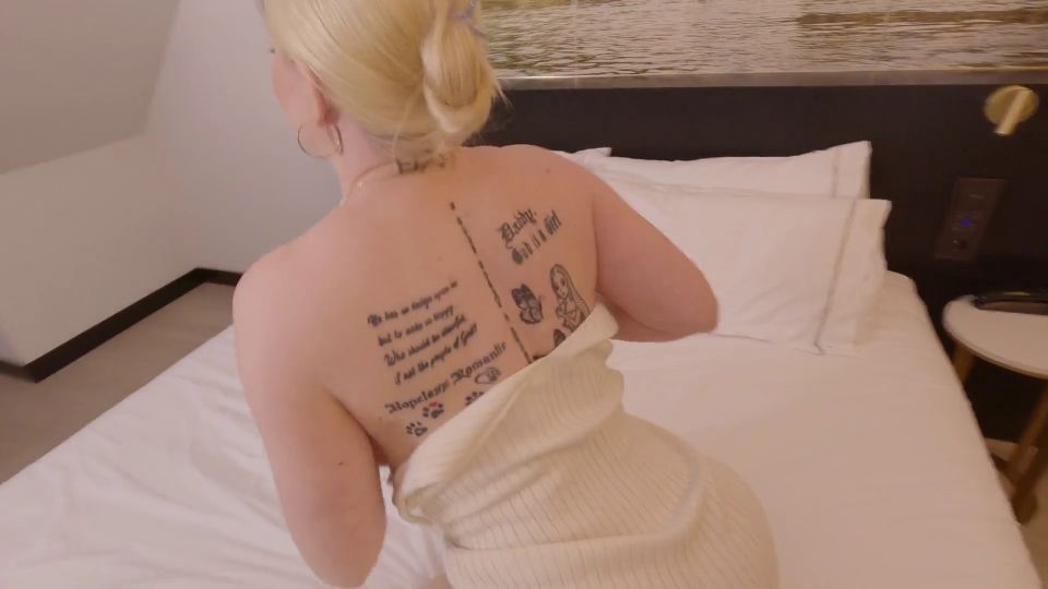 6289 Noisy Neighbor Fucking Blonde Curvy Mil   