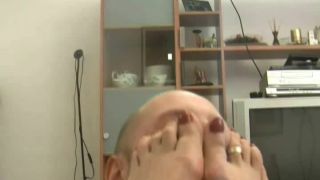 Divina Artemisia - Real Italian stinky feet sniffing - sweaty feet on femdom porn-8