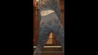 giaisabellaxx H265 2020-10-24 i made a little medley mashup of me working out &amp; wiggling around  this dedicated-1