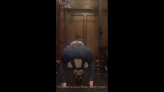 giaisabellaxx H265 2020-10-24 i made a little medley mashup of me working out &amp; wiggling around  this dedicated-3