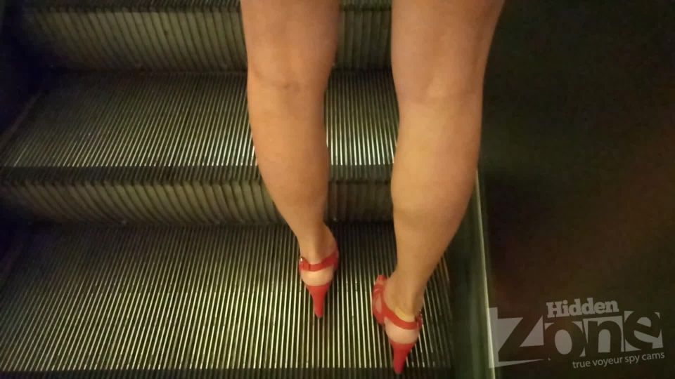  Voyeur upskirt – Upskirt with a tanned blonde (AVI, FullHD, 1920×1080) | voyeur | voyeur ,  on voyeur 