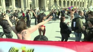 Protesta desnudas en Paris-3