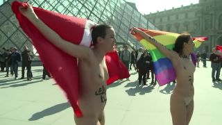 Protesta desnudas en Paris-6