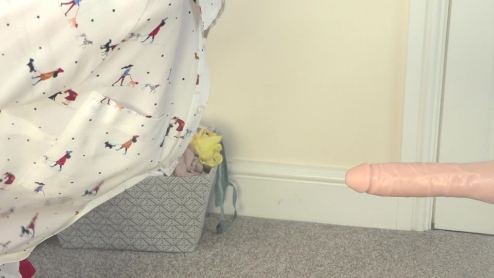 7263 Pervert Teacher Fucks Her 3 Students