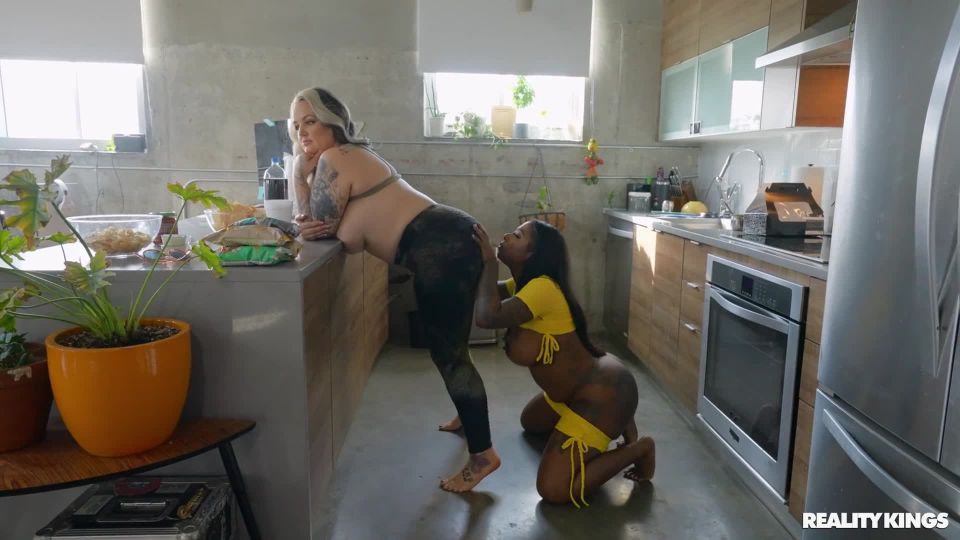 Gogo fukme, kendra kox-big game, big tits - Lesbian