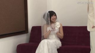 ReducingMosaic HUNT-856 結婚式前にウェディングドレス姿で記念写真を撮影する幸せ絶頂のカップルの花嫁に『媚薬』、新郎に『眠剤』を飲ませたら、ウェディングドレス姿の花嫁が発情！寝ている新郎の目の前で他人のチ○ポを求め、ヨダレをダラダラ流しながら腰を振りまくって初めての浮気！-2