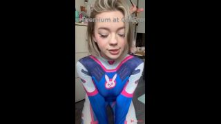 Sexy Cosplayer Girl Tease And Spit-1