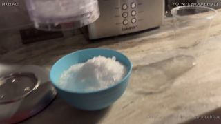 hotwife brookeblaze Making snow cones ☺️-1
