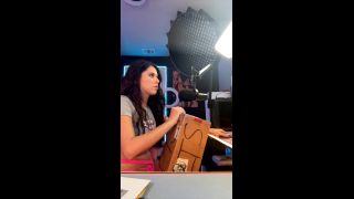 Violet Brandani bNbZZ2MyUKimRhh4E11L3Dk1vSkWBrLN-2