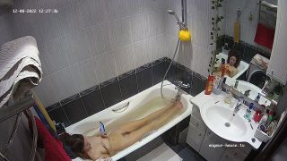 Flamy Nika 22 12 08 bath 720p-3