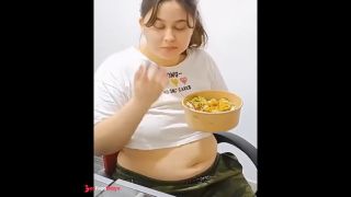 [GetFreeDays.com] Nicole Eats a Mexican Bowl and Gets a Roundy Belly Adult Stream June 2023-0