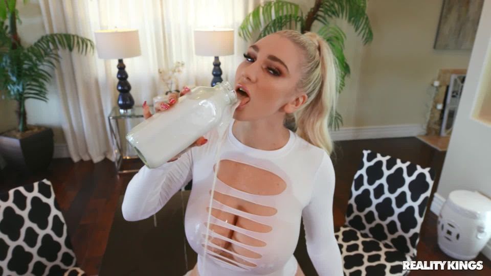 Kendra Sunderland - Milk What You've Got 2021-07-06 1080p