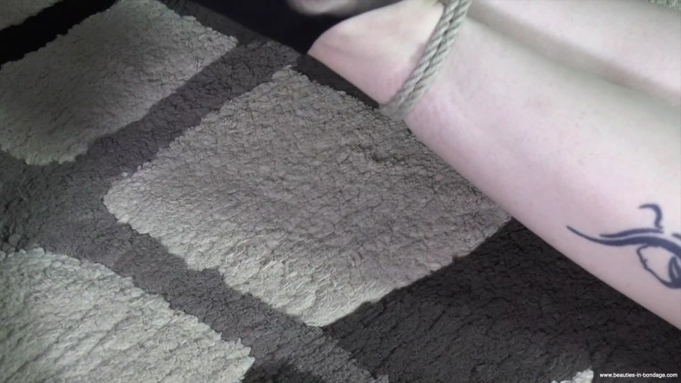 Vonka Romanov - Surprising An Intruder Quick View Porn - ...