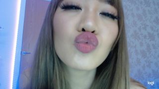 Reina - missreinat () Missreinat - closeuptongueteasept-0