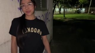 Homemade Mamada Arriesgada En Pblico-Fetiche Con Mi Vecina-1