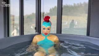 Latex Hot Tub Fun Quick View Porn - New Sex Videos Online-3